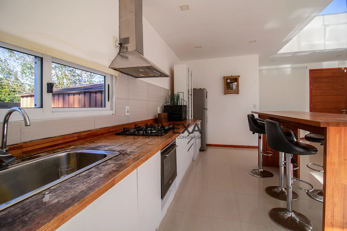 Casa ID.1833 - Venta Casa Punta del Este tres dormitorios piscina nueva! Zona Marly!