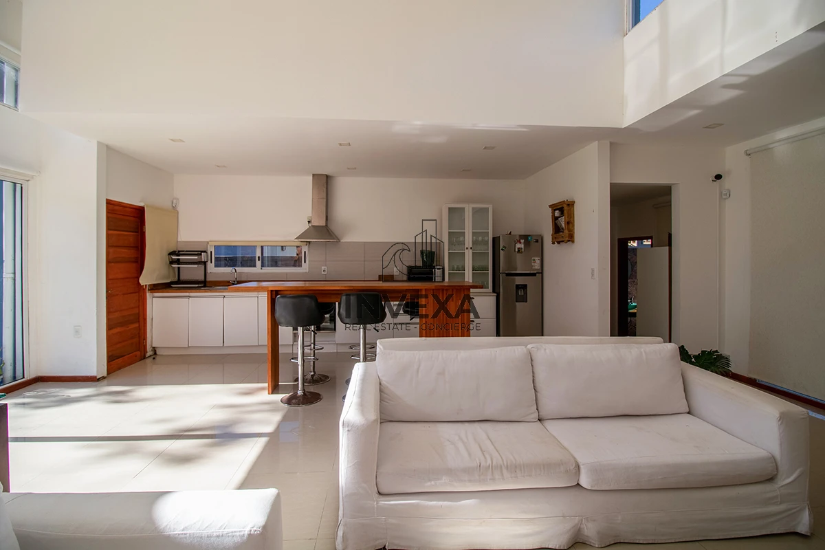 Casa ID.1833 - Venta Casa Punta del Este tres dormitorios piscina nueva! Zona Marly!