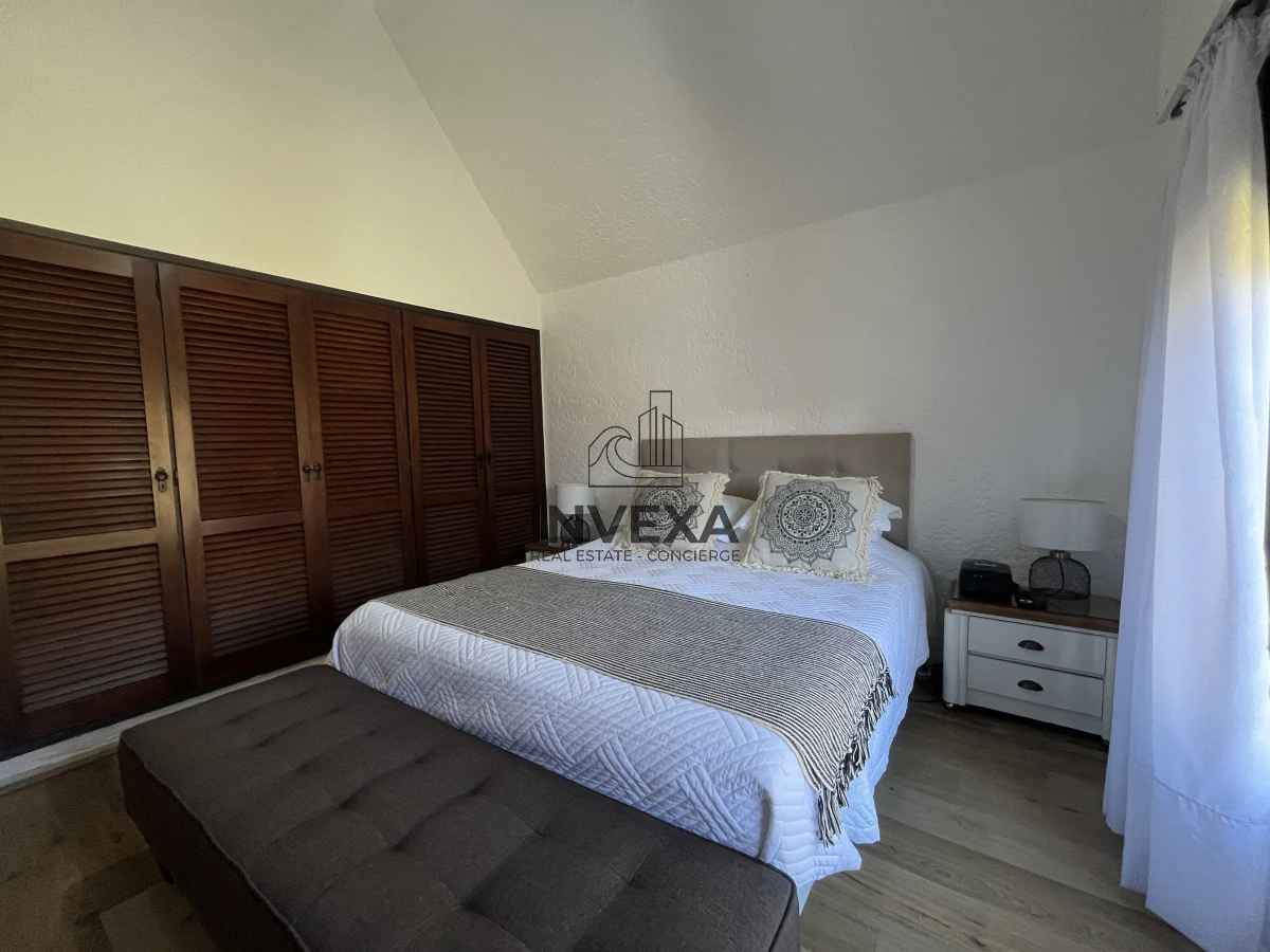 Casa ID.9252 - Venta Casa Punta del Este 4 dormitorios en Barrio Marly Punta del Este con piscina 