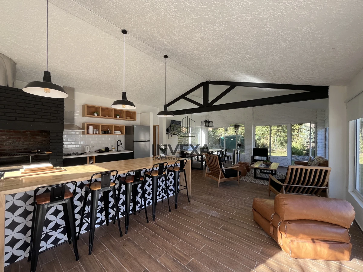 Casa ID.9252 - Venta Casa Punta del Este 4 dormitorios en Barrio Marly Punta del Este con piscina 