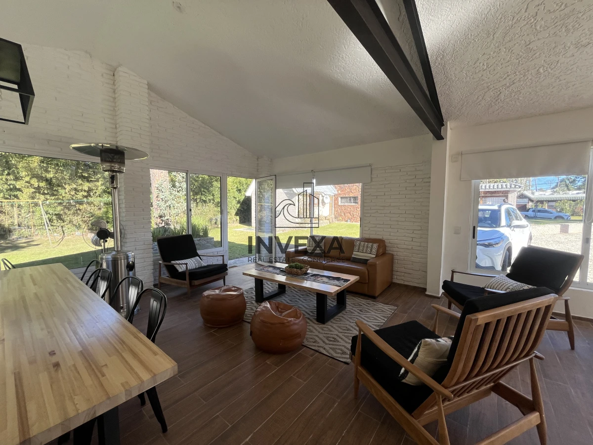 Casa ID.9252 - Venta Casa Punta del Este 4 dormitorios en Barrio Marly Punta del Este con piscina 