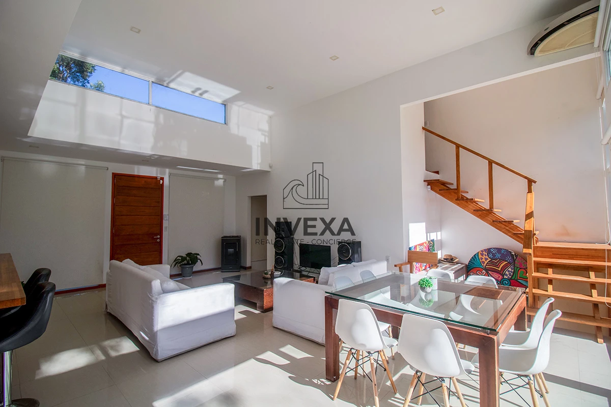Casa ID.1833 - Venta Casa Punta del Este tres dormitorios piscina nueva! Zona Marly!