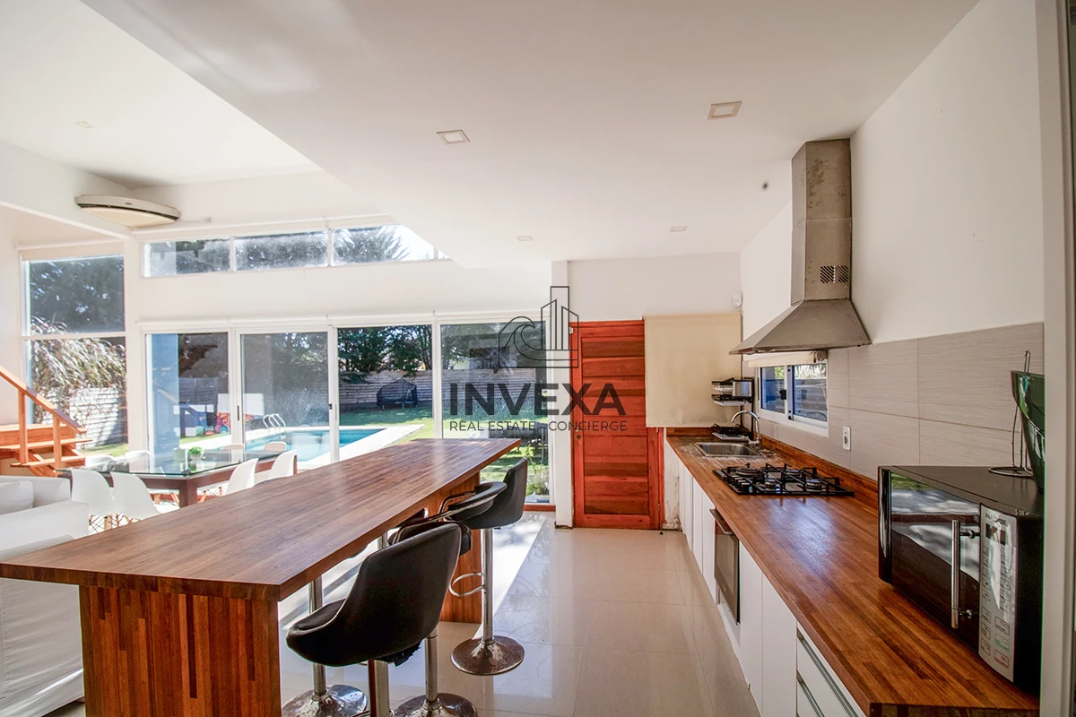 Casa ID.1833 - Venta Casa Punta del Este tres dormitorios piscina nueva! Zona Marly!