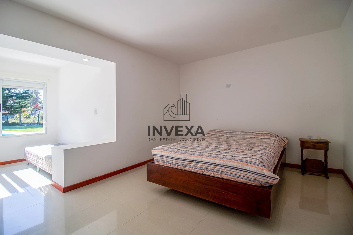 Casa ID.1833 - Venta Casa Punta del Este tres dormitorios piscina nueva! Zona Marly!