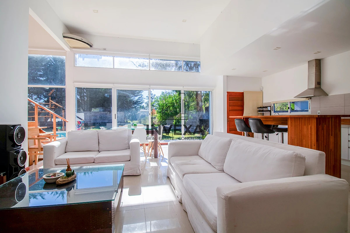 Casa ID.1833 - Venta Casa Punta del Este tres dormitorios piscina nueva! Zona Marly!