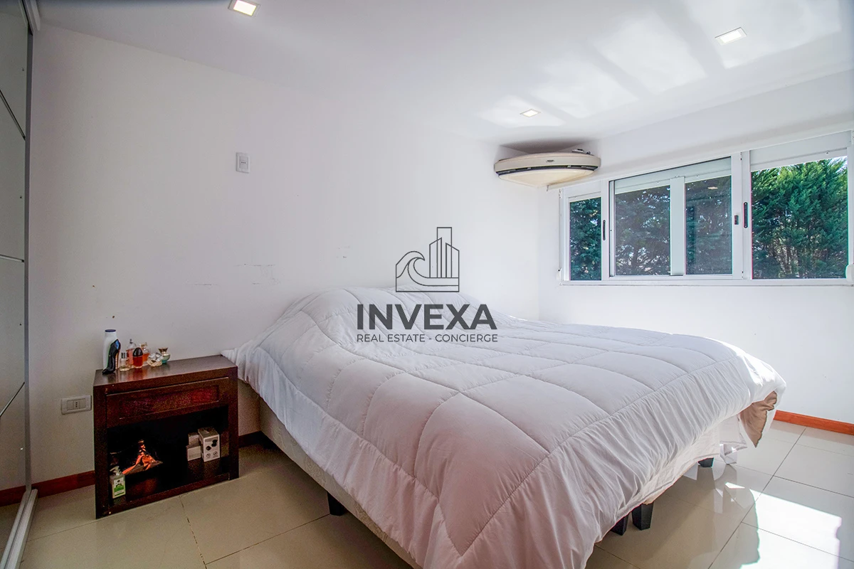 Casa ID.1833 - Venta Casa Punta del Este tres dormitorios piscina nueva! Zona Marly!