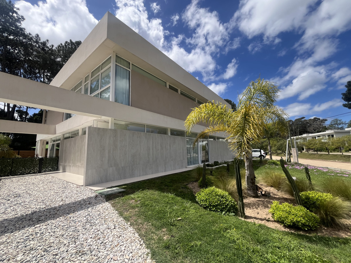 Casa en Venta 4 Dormitorios en Solanas Barrio Privado Punta del Este 