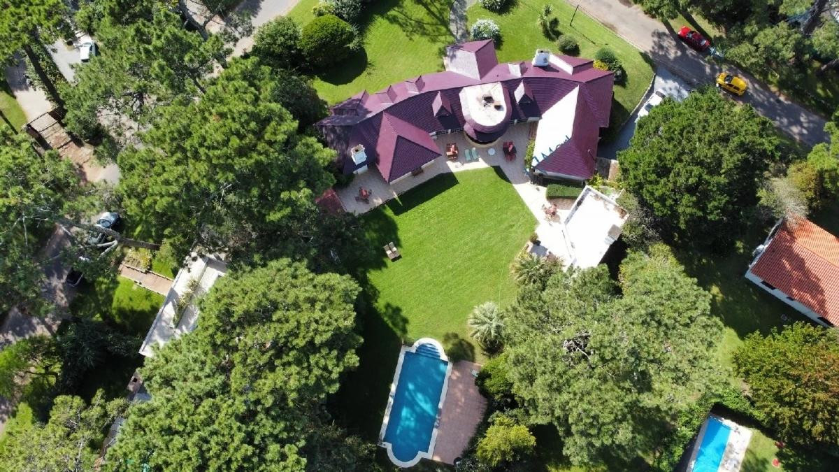 Casa en Venta y Alquiler 6 Dormitorios Barrio Cantegril Punta del Este Uruguay