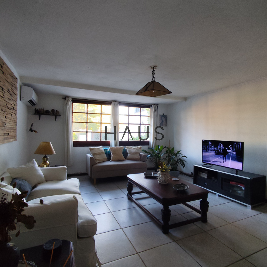 Casa ID.799 - CASA CANTEGRIL - 2 unidades integradas | 700 m² de terreno