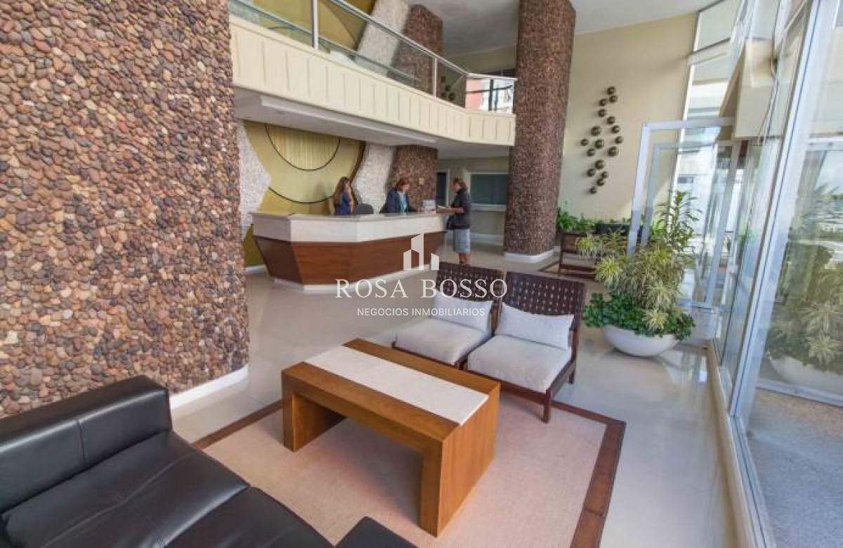 Apartamento ID.9962 - Venta Oportunidad Apartamento 2 dormitorios y medio Península, Punta del Este