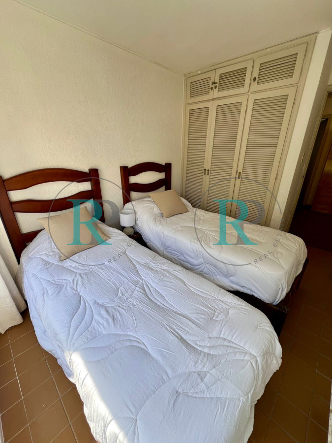 Apartamento ID.2485 - Oportunidad 2 y medio dorms próximo al Puerto!