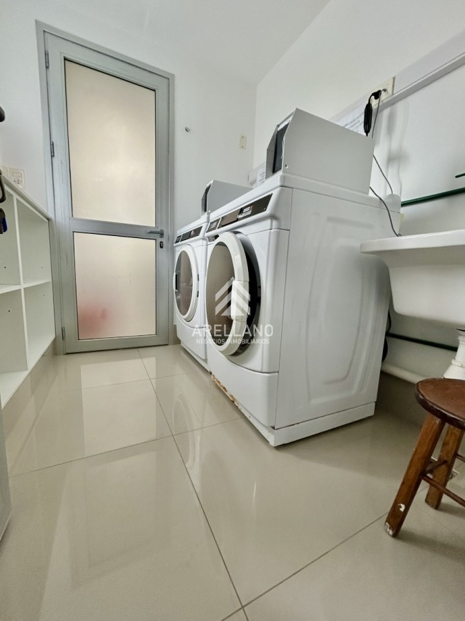 Apartamento ID.6527 - Venta Apartamento en Peninsula, 2 dormitorios 