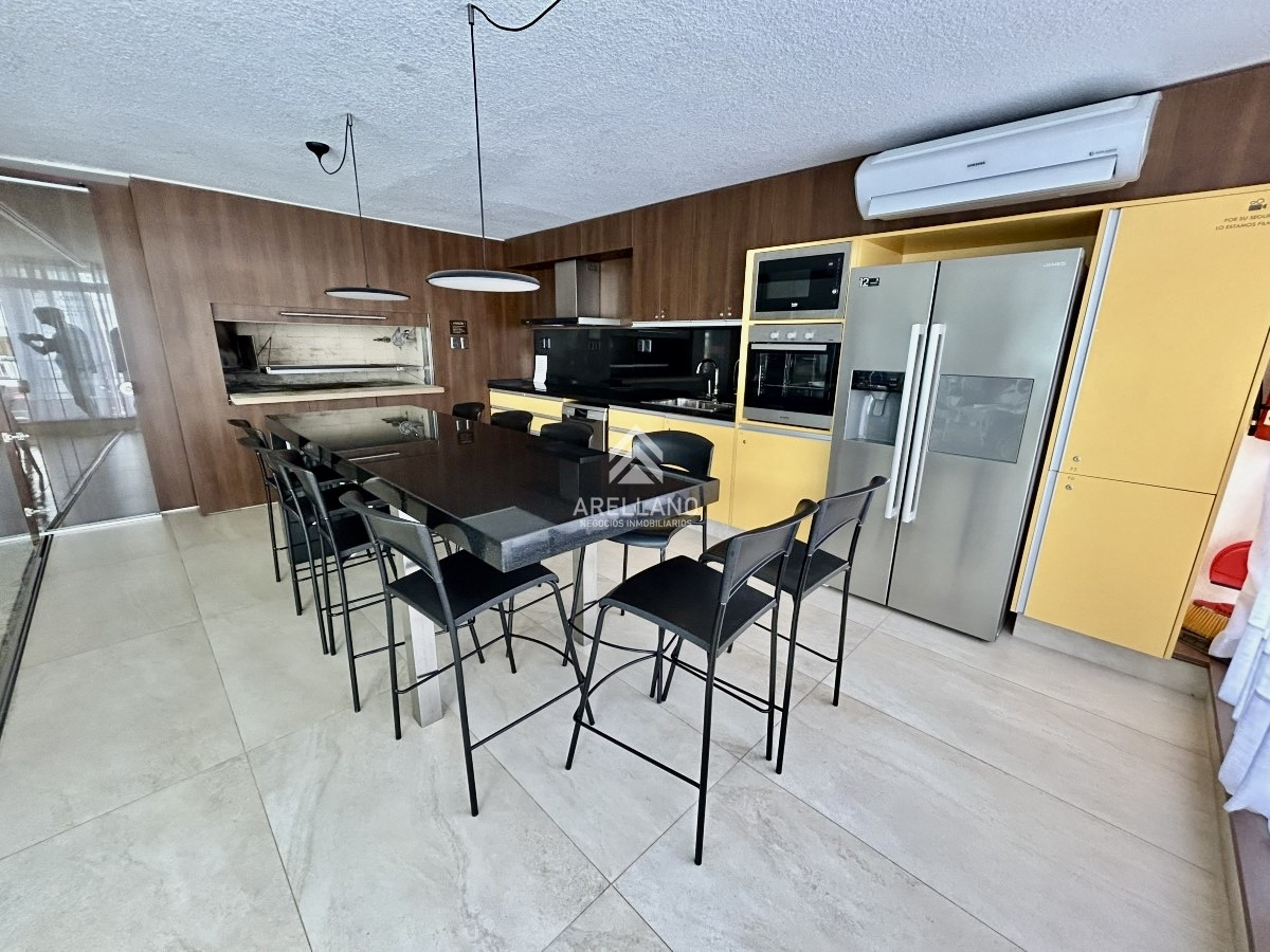 Apartamento ID.6527 - Venta Apartamento en Peninsula, 2 dormitorios 