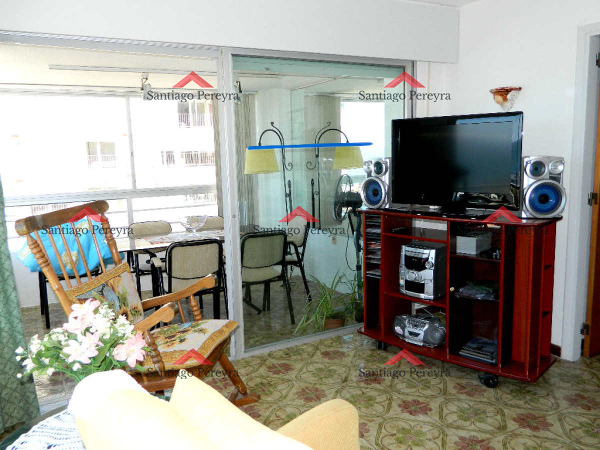 Apartamento ID.14762 - APTO 2 DORMS . PRÓXIMO AL PUERTO !!!  