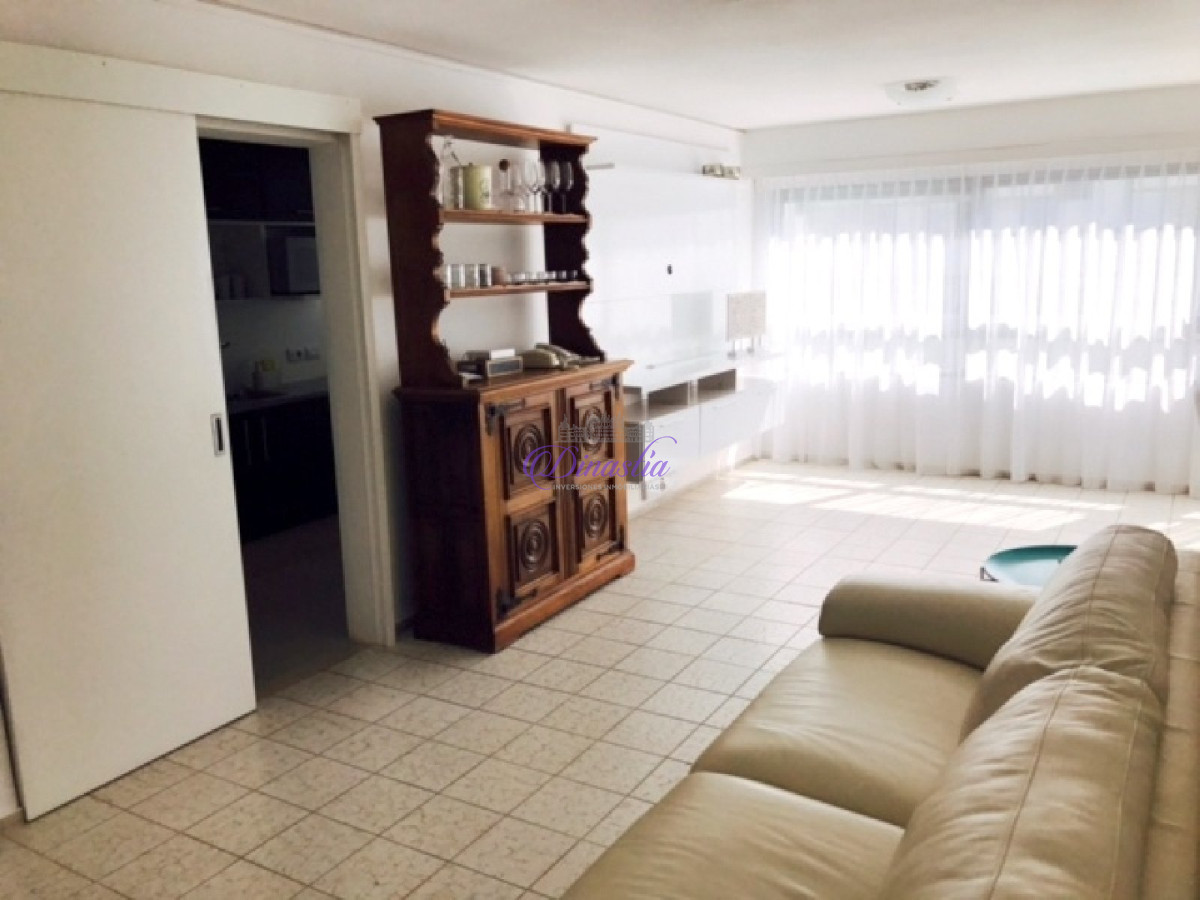 Apartamento ID.133 - Venta y Alquiler temporario Apartamento 2 dormitorios en Peninsula, Punta del Este