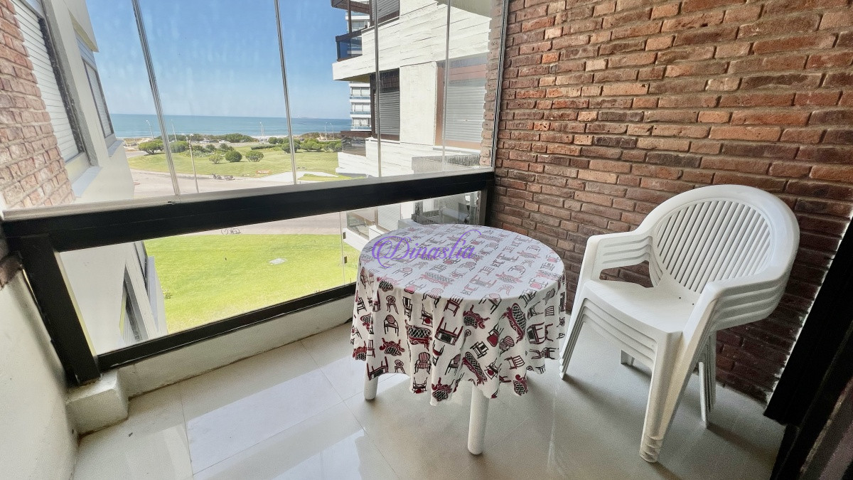 Apartamento ID.262 - Venta Apartamento 2 dormitorios en primera linea Playa Brava, Punta del Este.
