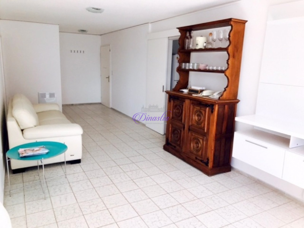 Apartamento ID.133 - Venta y Alquiler temporario Apartamento 2 dormitorios en Peninsula, Punta del Este