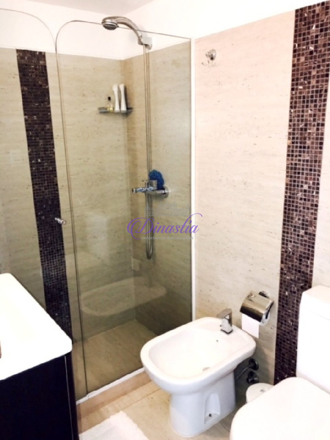 Apartamento ID.133 - Venta y Alquiler temporario Apartamento 2 dormitorios en Peninsula, Punta del Este