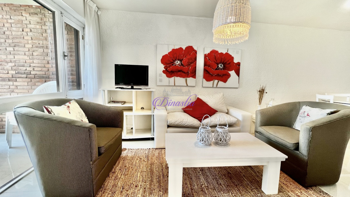 Apartamento ID.262 - Venta Apartamento 2 dormitorios en primera linea Playa Brava, Punta del Este.
