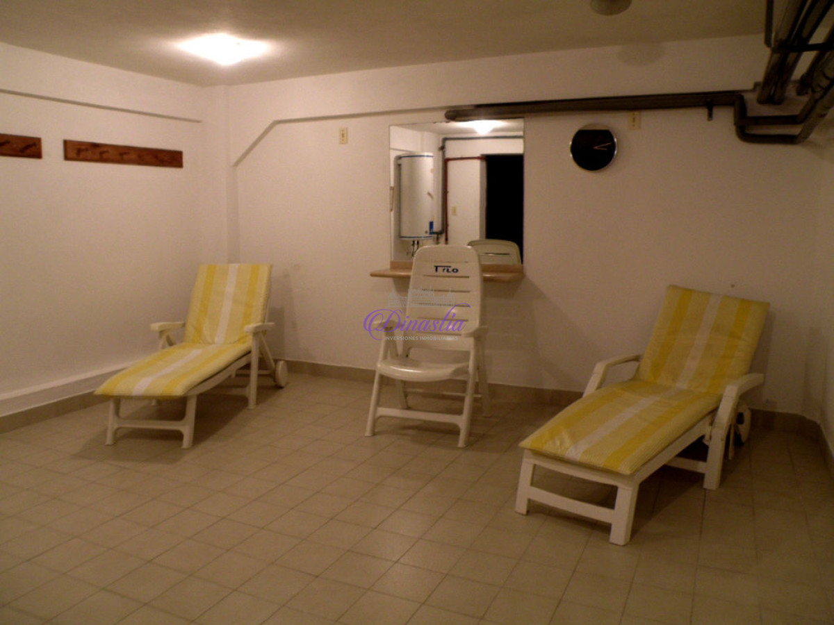 Apartamento ID.133 - Venta y Alquiler temporario Apartamento 2 dormitorios en Peninsula, Punta del Este
