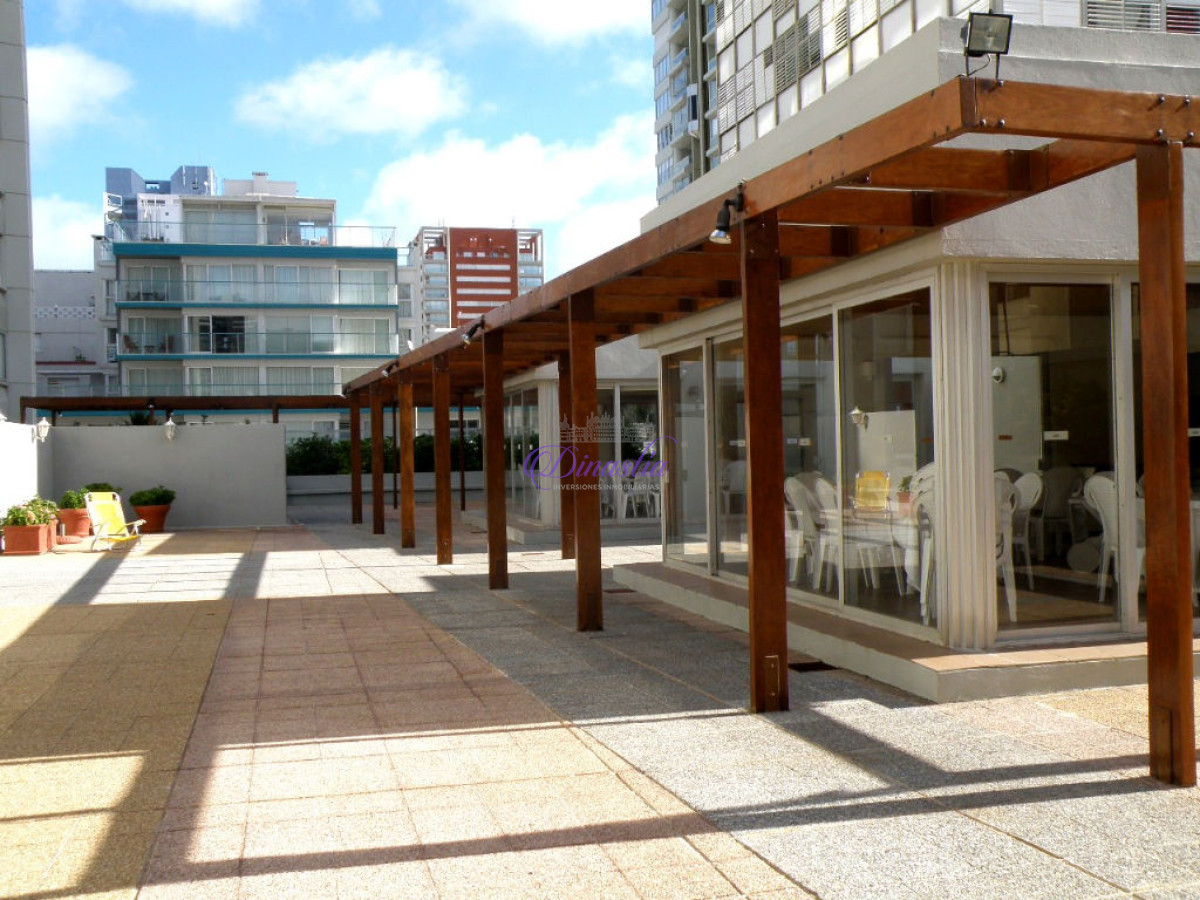 Apartamento ID.133 - Venta y Alquiler temporario Apartamento 2 dormitorios en Peninsula, Punta del Este