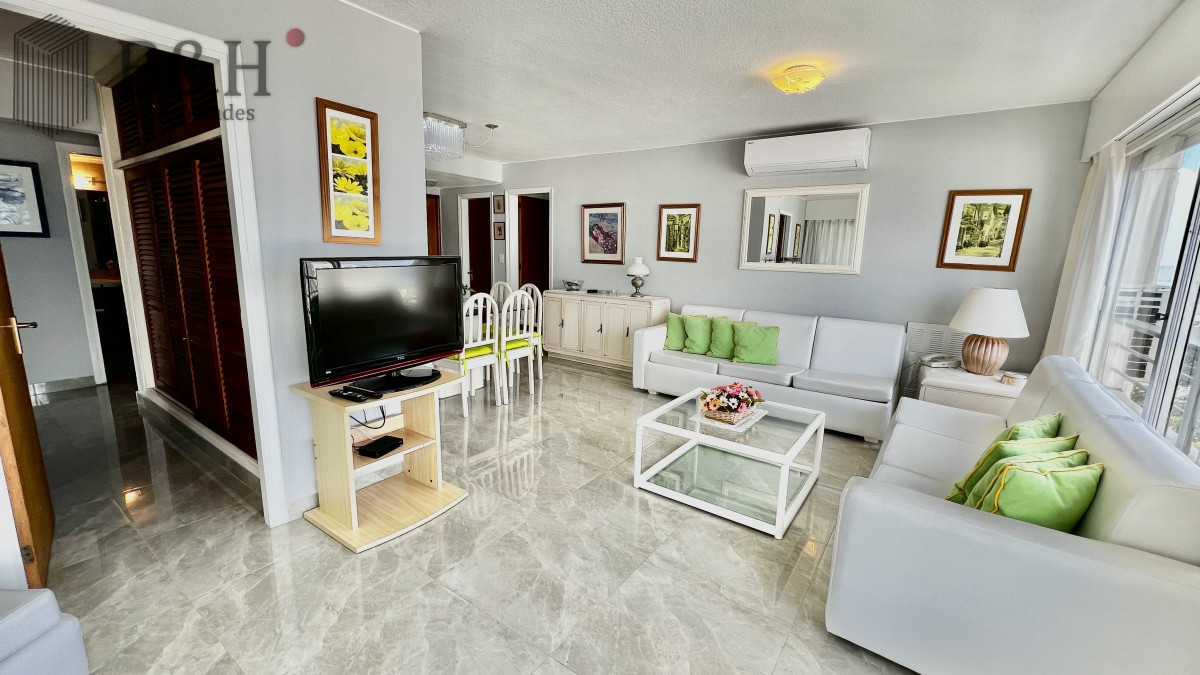 Apartamento ID.6923 - Oportunidad reciclada en Torre Verona, 2 dormitorios, Vistas!!!