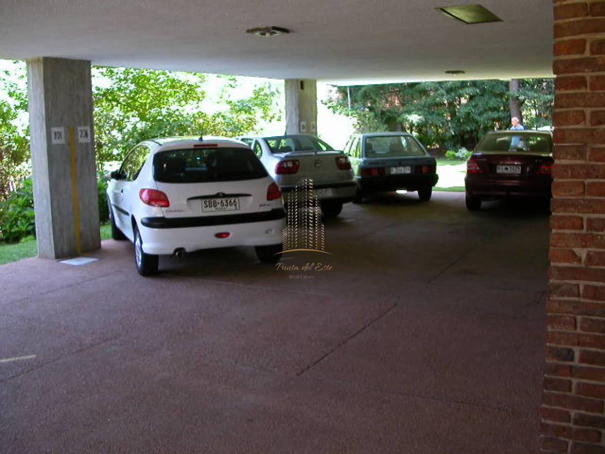 Apartamento ID.400 - APARTAMENTO EN VENTA EN PUNTA DEL ESTE A 200 METROS DE PLAYA MANSA!