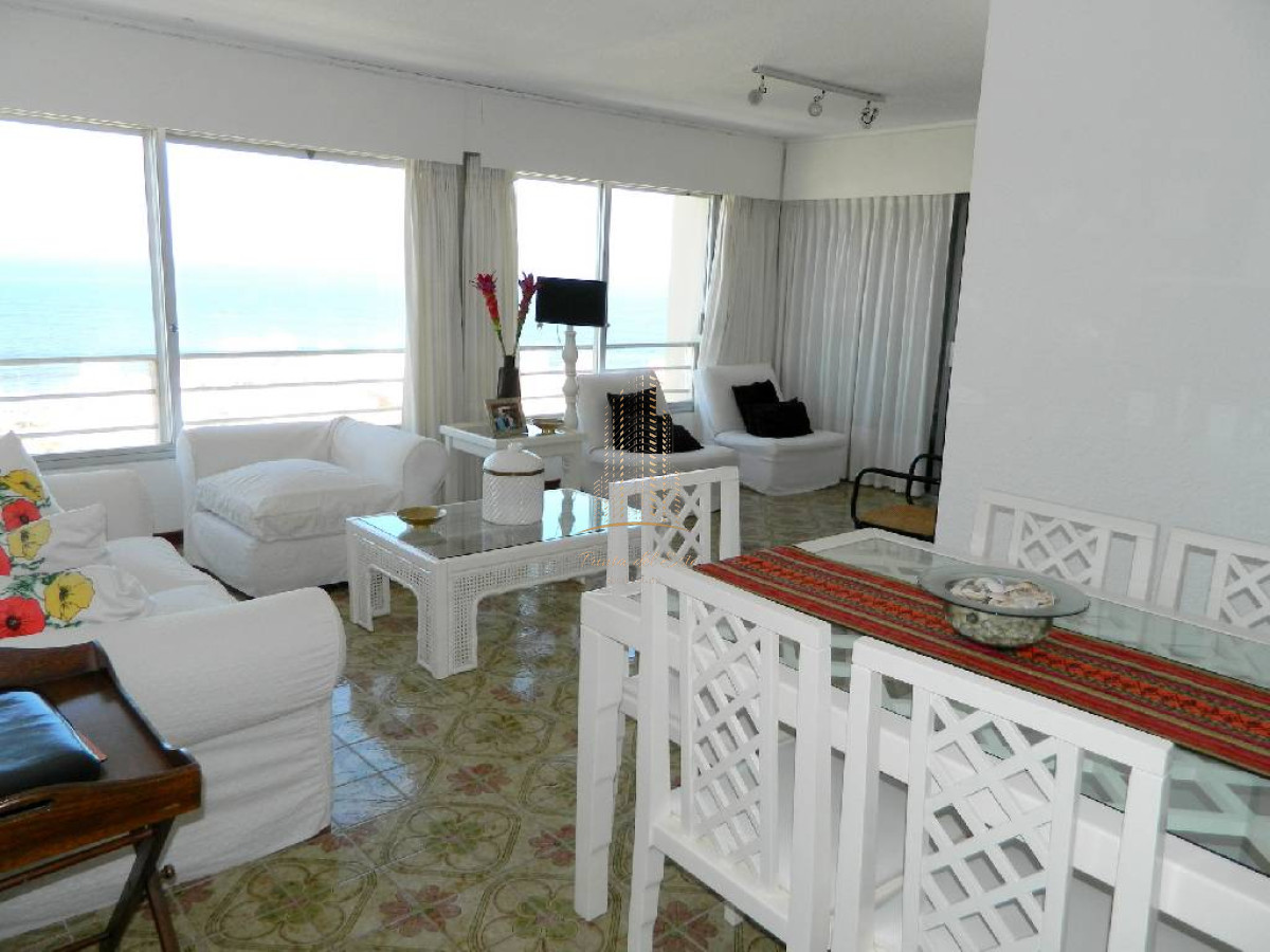 Apartamento ID.403 - IMPERDIBLE !!! Apartamento en venta en Peninsula,Punta del Este 2 dormitorios *