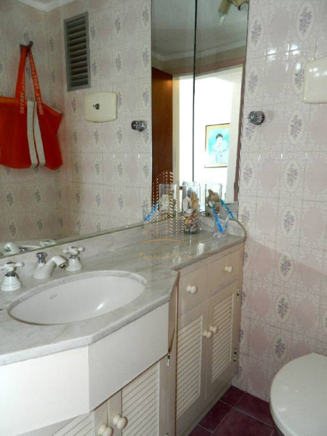 Apartamento ID.403 - IMPERDIBLE !!! Apartamento en venta en Peninsula,Punta del Este 2 dormitorios *