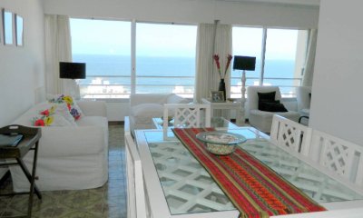 IMPERDIBLE !!! Apartamento en venta en Peninsula,Punta del Este 2 dormitorios *