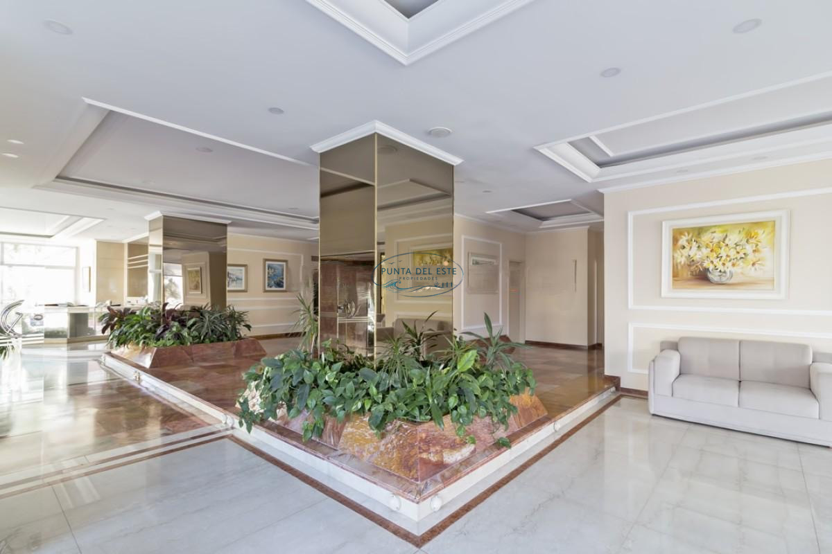 Apartamento ID.59 - Apartamento en venta de 3 dormitorios en Punta del Este