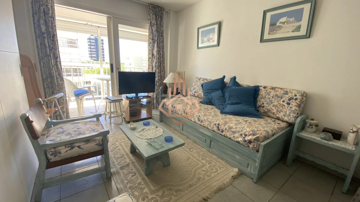 Venta apartamento de 1 dormitorio; cerca del puerto