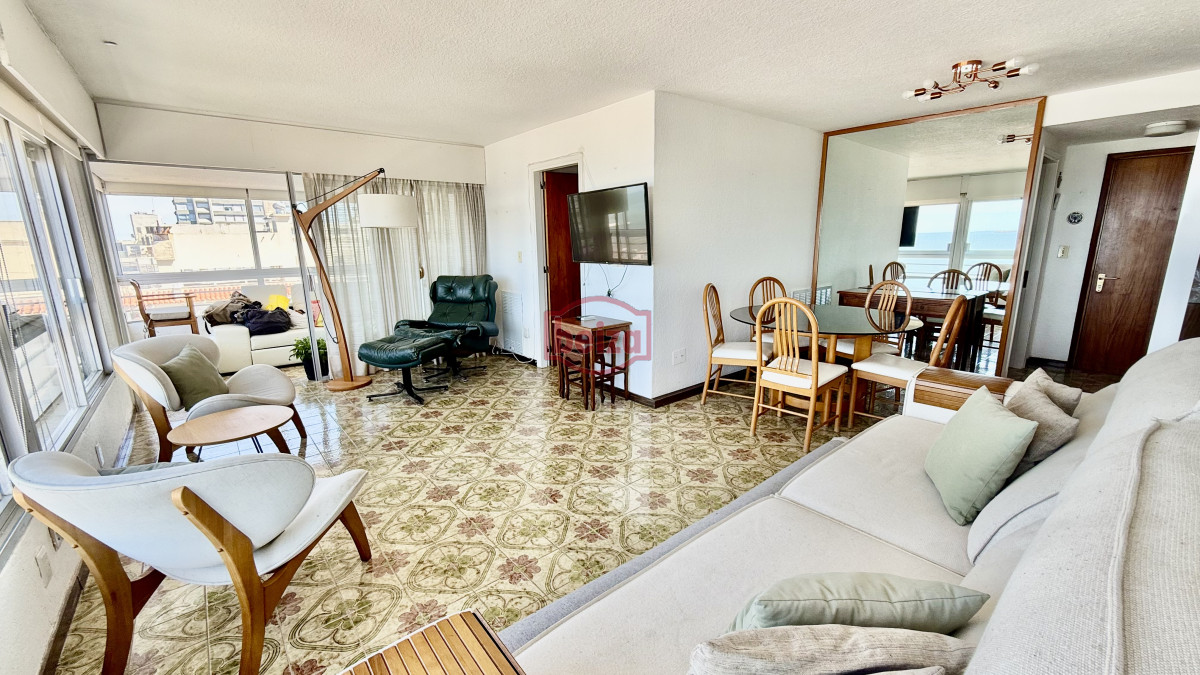 Apartamento ID.166941/Apartamento-de-dos-dormitorios-en-venta-en-Punta-del-Este - IMPERDIBLE !!! Apartamento en Peninsula, 2 dormitorios *