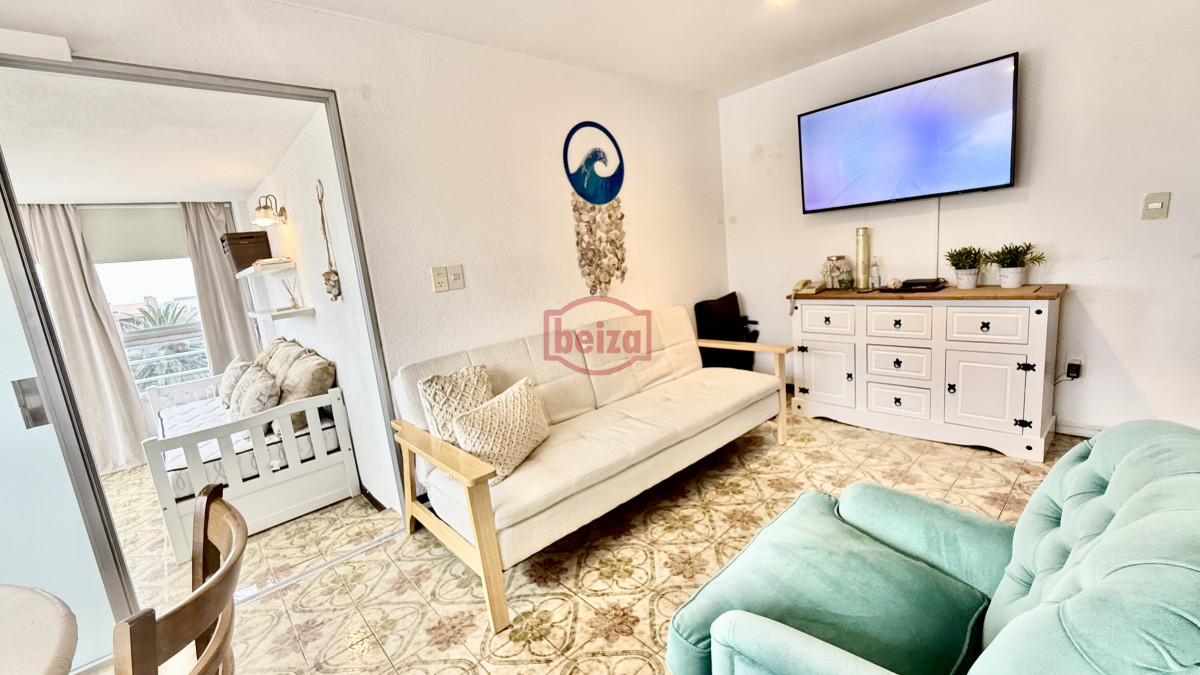 Apartamento ID.166847/OPORTUNIDAD!-APARTAMENTO-DE-1-DORMITORIO-CON-BALCÓN,-COCHERA-Y-BAJOS-GASTOS-COMUNES.-EXCELENTE-UBICACION - Apartamento en Peninsula, 2 dormitorios *