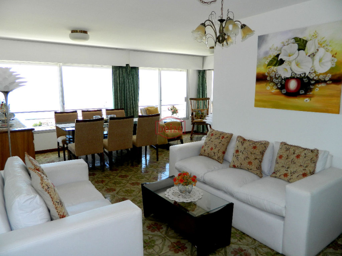Apartamento ID.166530/Apartamento-de-3-dormitorios,-con-parrillero-y-estufa,-cerca-del-mar,-Punta-del-Este- - APTO 2 DORMS . PRÓXIMO AL PUERTO !!!  