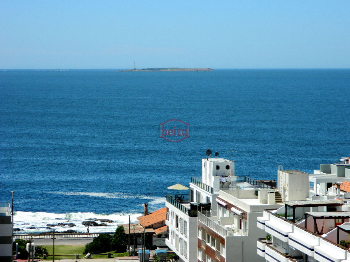Apartamento ID.166530/Apartamento-de-3-dormitorios,-con-parrillero-y-estufa,-cerca-del-mar,-Punta-del-Este- - APTO 2 DORMS . PRÓXIMO AL PUERTO !!!  