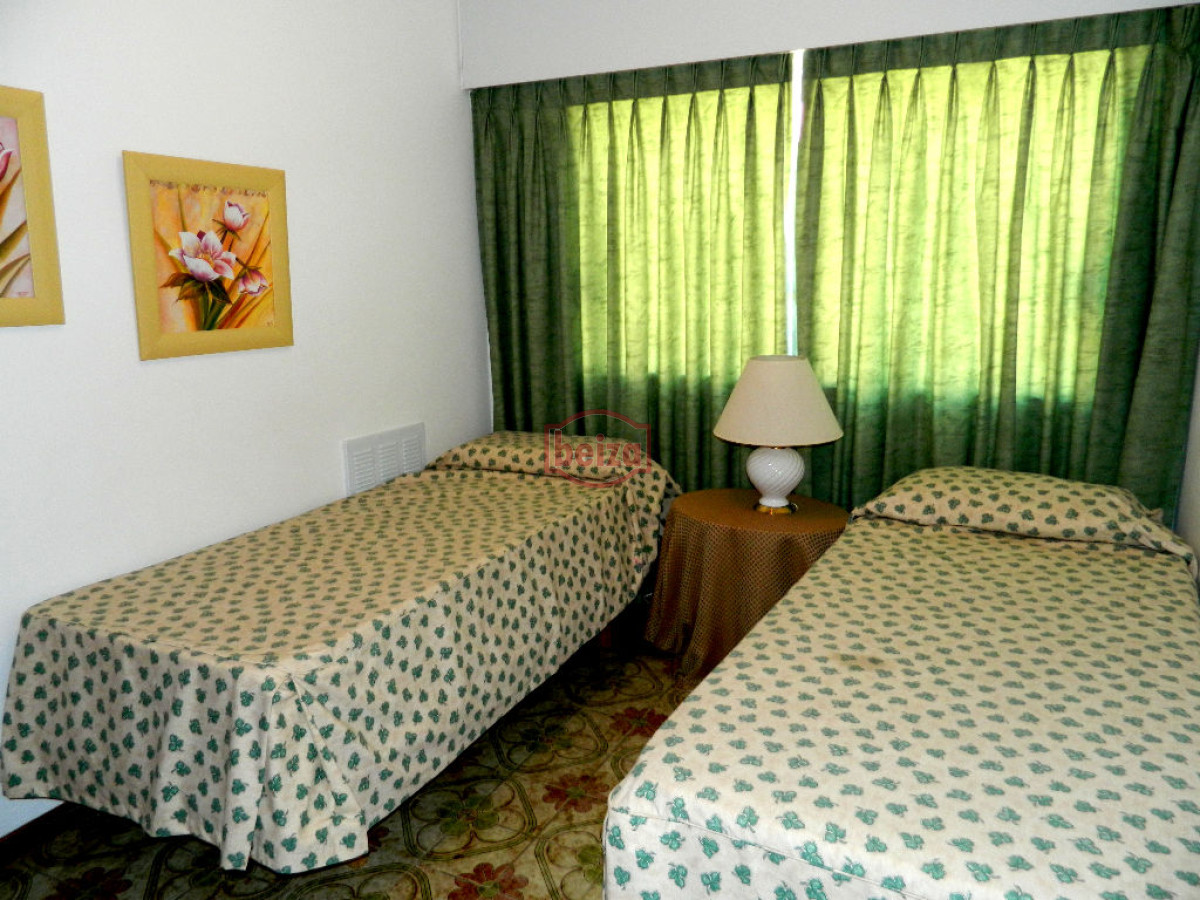 Apartamento ID.166530/Apartamento-de-3-dormitorios,-con-parrillero-y-estufa,-cerca-del-mar,-Punta-del-Este- - APTO 2 DORMS . PRÓXIMO AL PUERTO !!!  