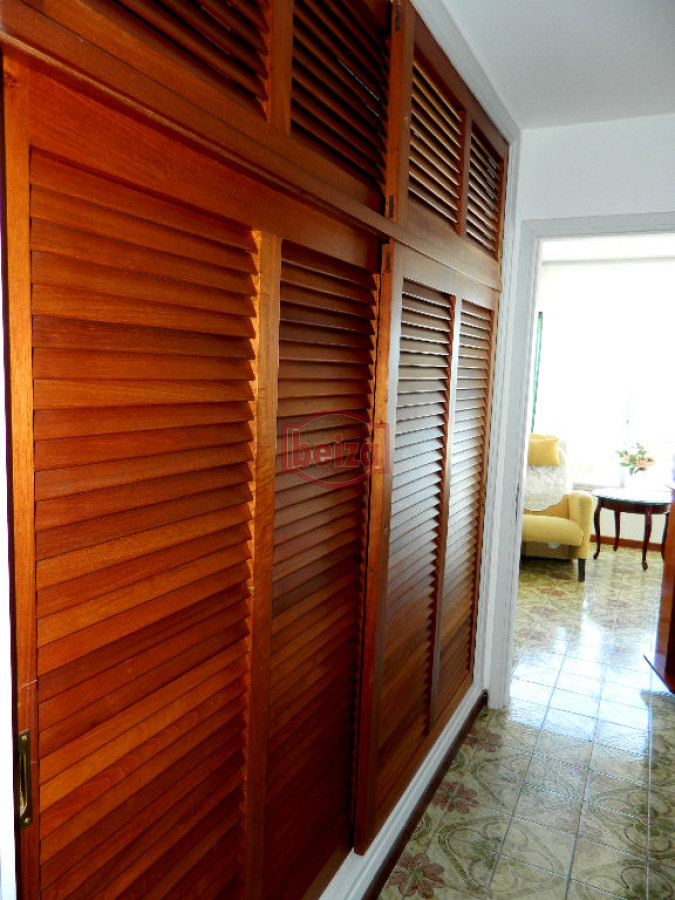 Apartamento ID.166530/Apartamento-de-3-dormitorios,-con-parrillero-y-estufa,-cerca-del-mar,-Punta-del-Este- - APTO 2 DORMS . PRÓXIMO AL PUERTO !!!  