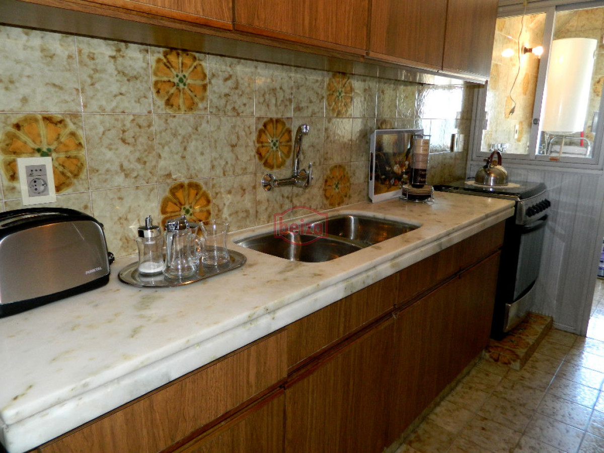 Apartamento ID.166530/Apartamento-de-3-dormitorios,-con-parrillero-y-estufa,-cerca-del-mar,-Punta-del-Este- - APTO 2 DORMS . PRÓXIMO AL PUERTO !!!  