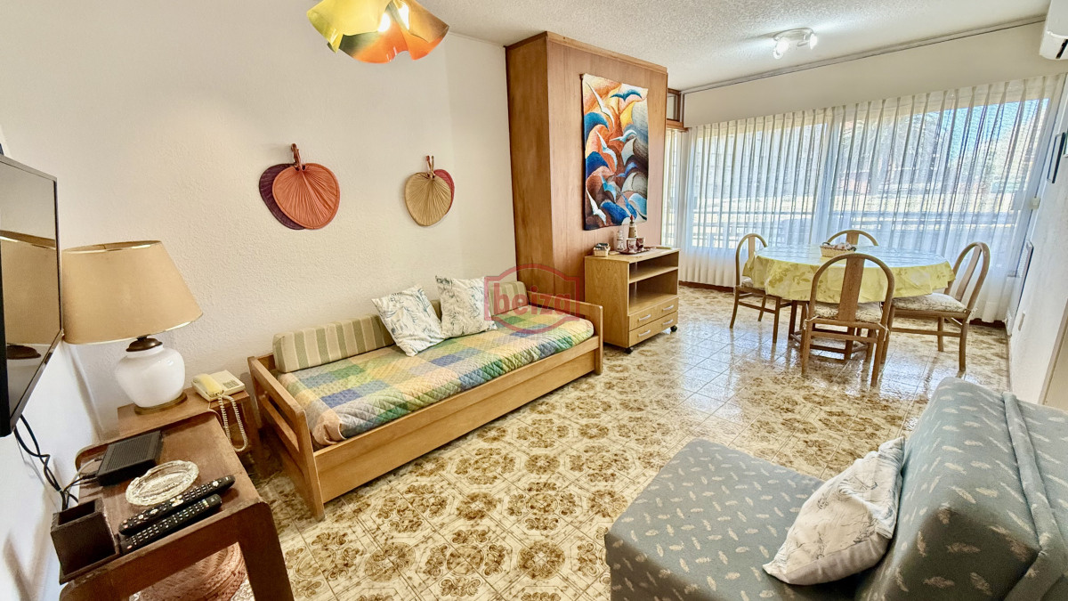 Apartamento ID.166848/Apartamento-en-Peninsula,-2-dormitorios-* - Oportunidad Torre Verona 1 dormitorio + lavadero y garaje