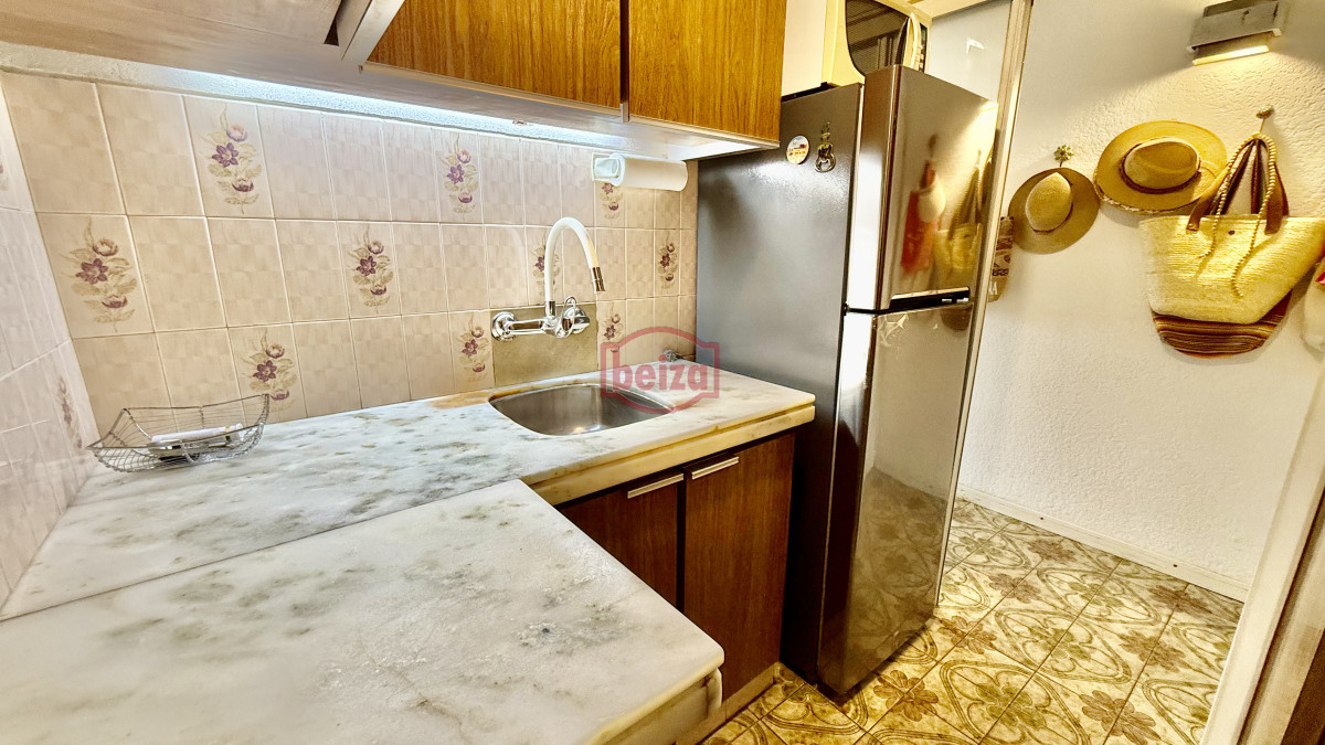 Apartamento ID.166847/OPORTUNIDAD!-APARTAMENTO-DE-1-DORMITORIO-CON-BALCÓN,-COCHERA-Y-BAJOS-GASTOS-COMUNES.-EXCELENTE-UBICACION - Apartamento en Peninsula, 2 dormitorios *