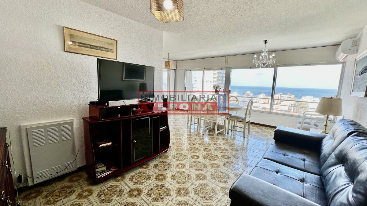 Apartamento Torre Verona 2 dorms y medio, 90m2 Próximo al Puerto - IVP406A