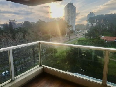 Apartamento de 2 dormitorios en Venta , Roosevelt , Punta del este 
