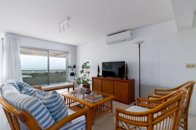 Alquiler de Apartamento 3 DORMITORIOS en PLAYA BRAVA