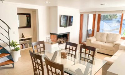 3 DORMITORIOS ESTILO CASA EN ZONA CANTEGRIL PUNTA DEL ESTE