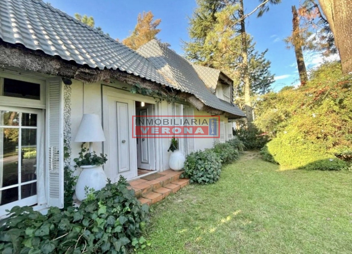 Casa en Venta 4 Dorms Pinares - Punta del Este - Inmobiliaria Verona Punta