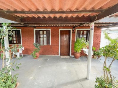 Maldonado, Casa De 3 Dormitorios + Apartamento Independiente