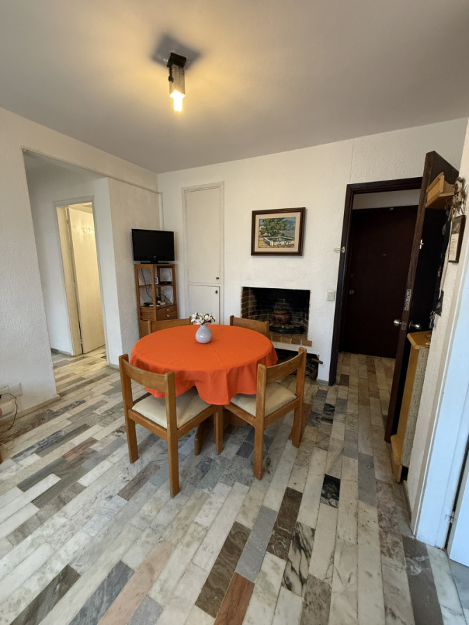 Apartamento ID.85467 - Espectacular Apto en Venta 2 dorm, 2 baños, garage, frente al mar.