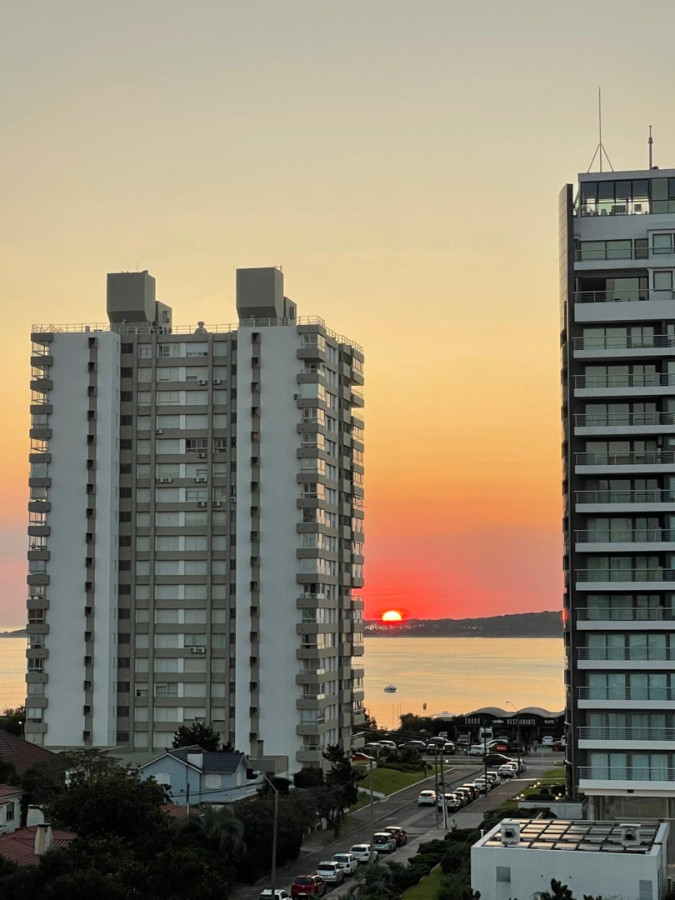 Apartamento ID.85523 - Apto Alquiler Temporal, 2 Dorm, 2 Baños, Garage, Zona Playa Mansa, Punta del Este
