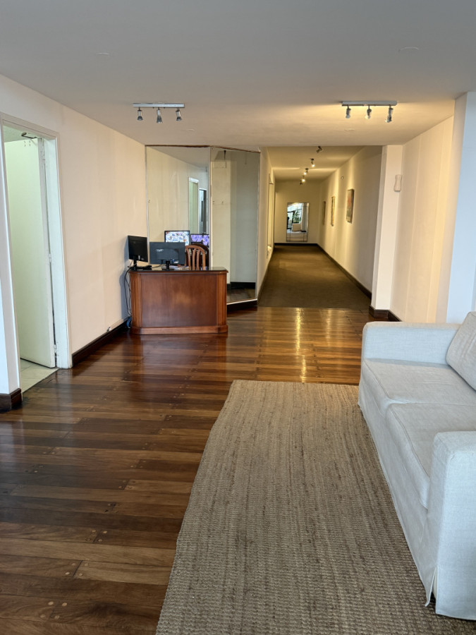 Apartamento ID.85467 - Espectacular Apto en Venta 2 dorm, 2 baños, garage, frente al mar.